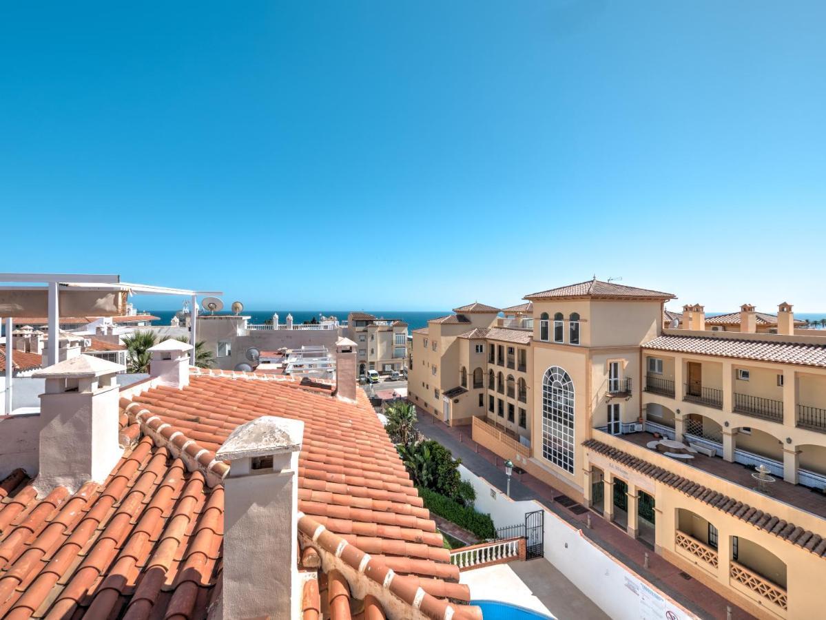 Fantastic Penthouse With Roof Terrace In The Heart Of Appartement Nerja